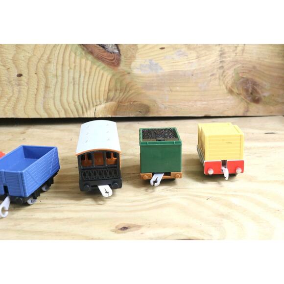 Thomas & Friends 2013 Gullane Timothy Motorized 13 Box Cars Trackmaster TOMY - Picture 6 of 9